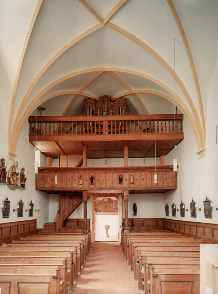 Innenraum mit gotischer und barocker Empore